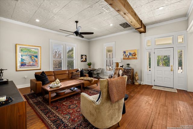 1006 High, Comfort, TX 78013