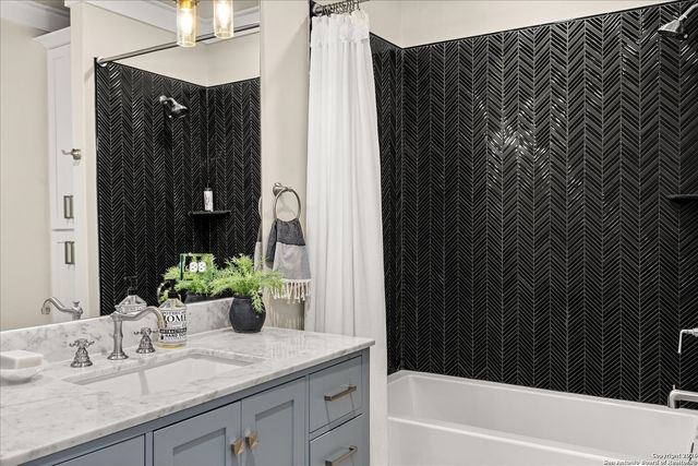 1006 High, Comfort, TX 78013