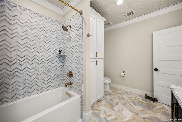 1006 High, Comfort, TX 78013