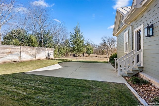 1006 High, Comfort, TX 78013