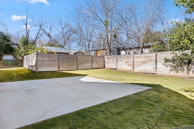 1006 High, Comfort, TX 78013