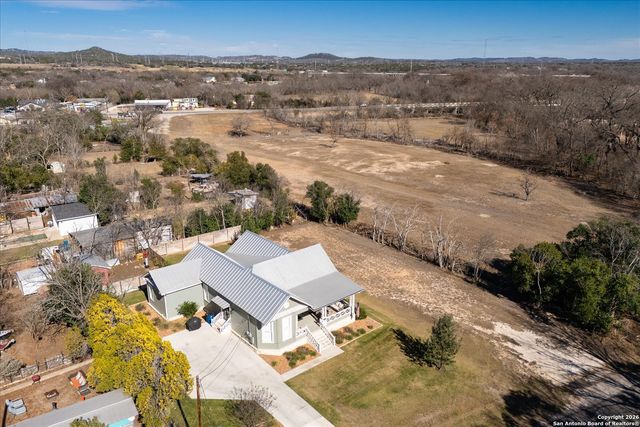 1006 High, Comfort, TX 78013