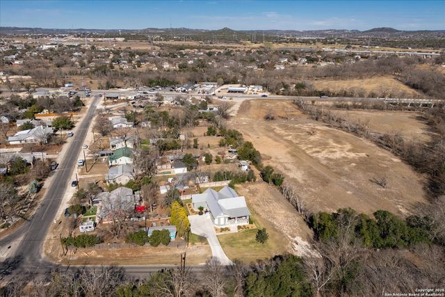 1006 High, Comfort, TX 78013