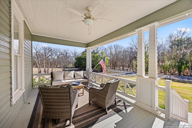 1006 High, Comfort, TX 78013