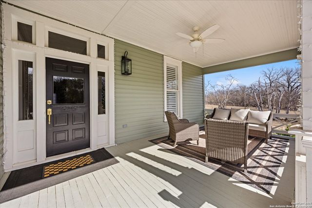 1006 High, Comfort, TX 78013