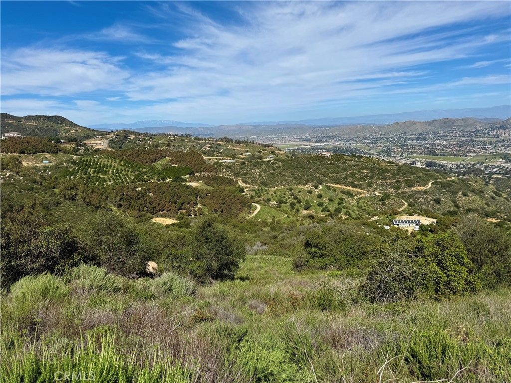 Image 20 of property listing at 37685 El Tigre, Murrieta, CA 92562