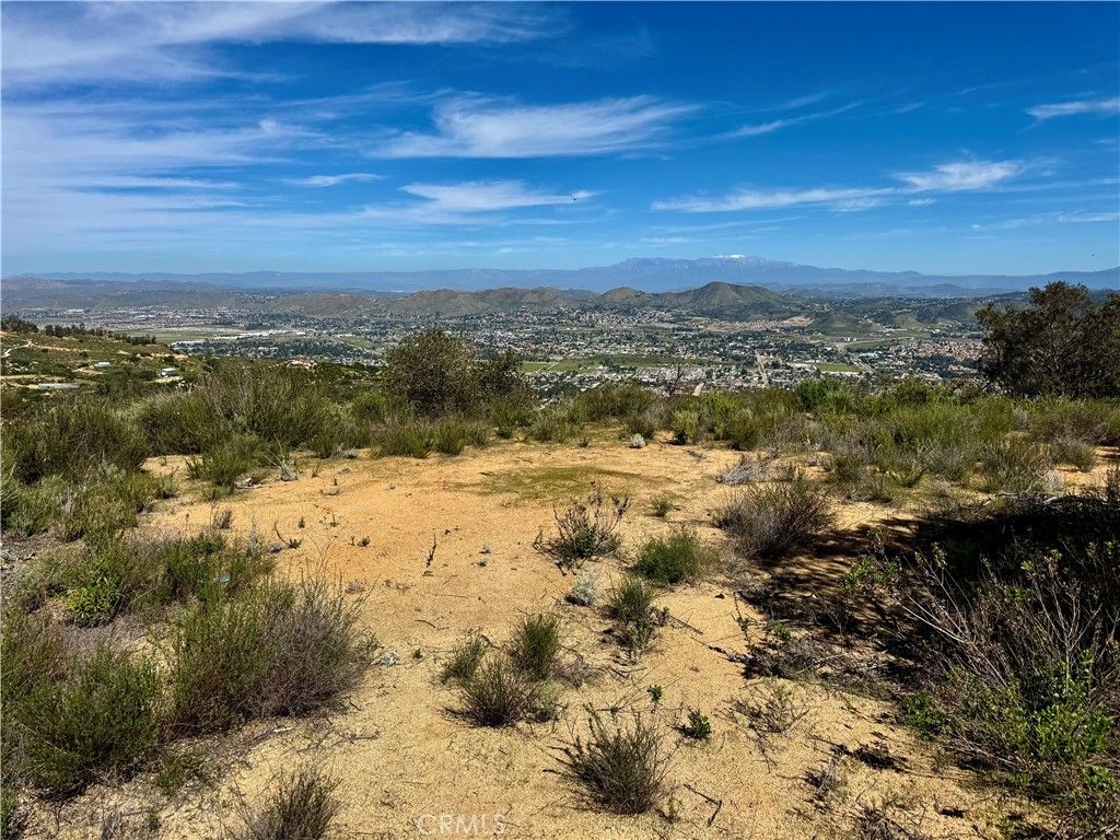 Image 4 of property listing at 37685 El Tigre, Murrieta, CA 92562