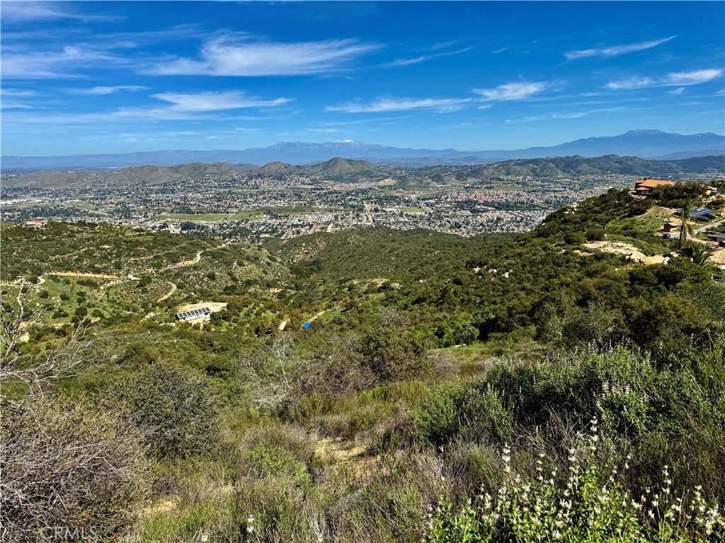 Image 5 of property listing at 37685 El Tigre, Murrieta, CA 92562