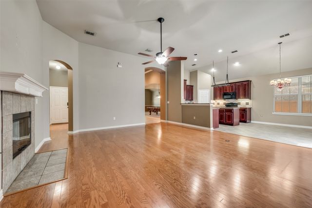 4245 Boxwood Drive, Denton, TX 76208