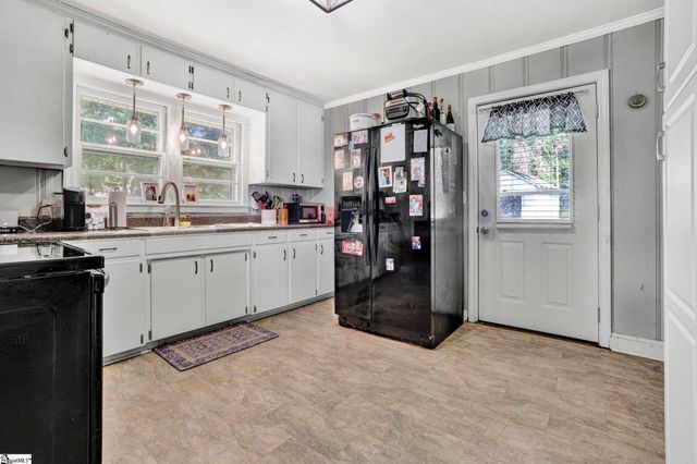 107 Forest Drive, Laurens, SC 29360