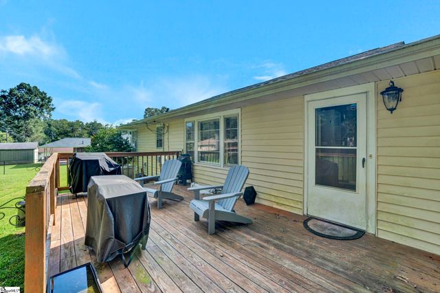 107 Forest Drive, Laurens, SC 29360