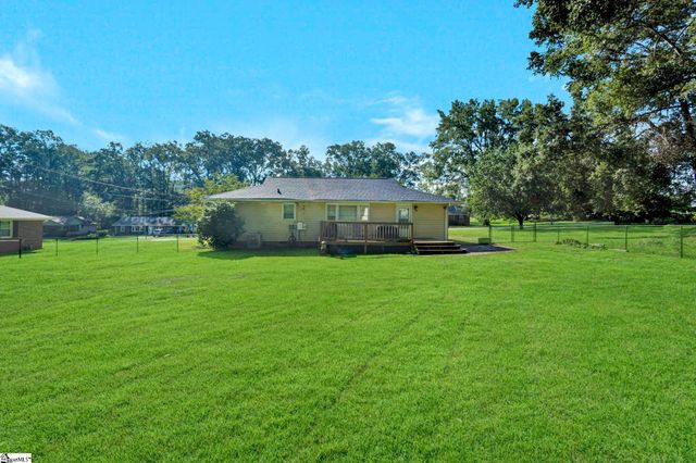 107 Forest Drive, Laurens, SC 29360