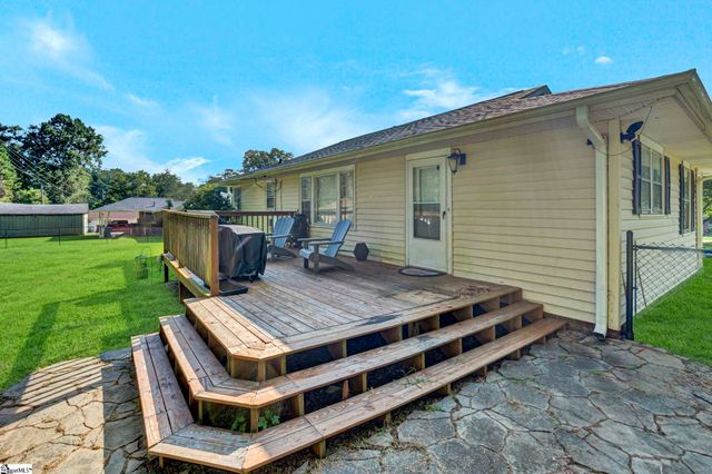 107 Forest Drive, Laurens, SC 29360