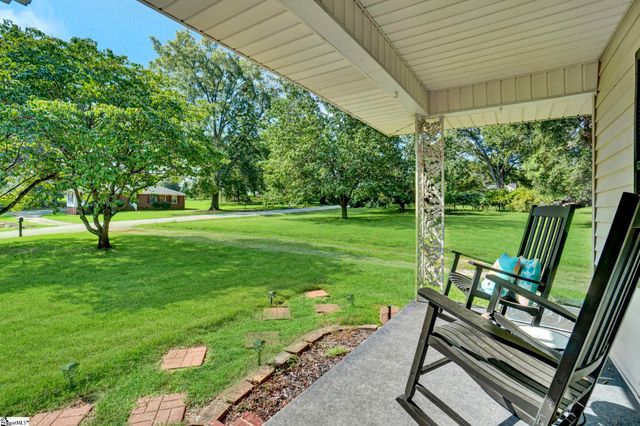 107 Forest Drive, Laurens, SC 29360