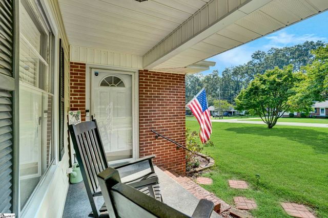 107 Forest Drive, Laurens, SC 29360