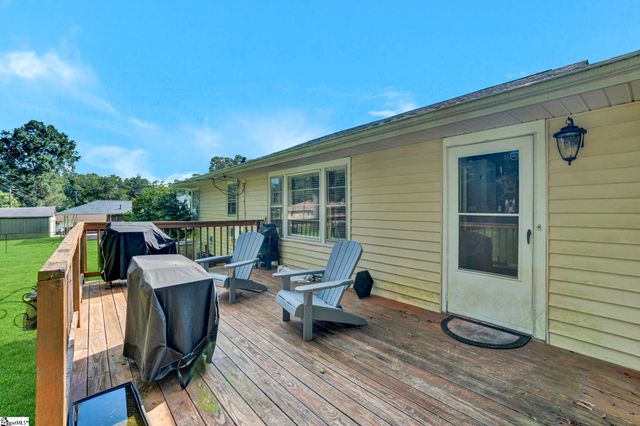 107 Forest Drive, Laurens, SC 29360