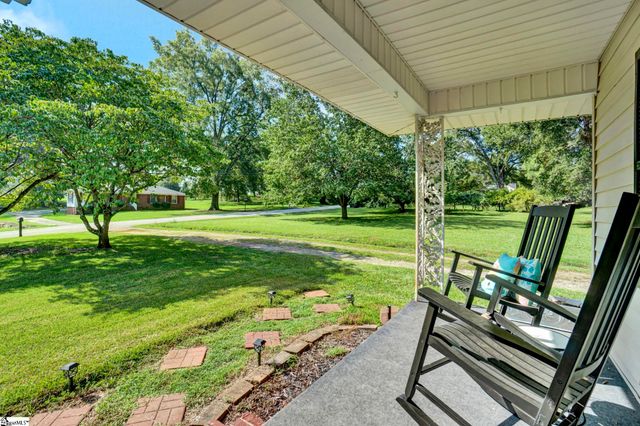 107 Forest Drive, Laurens, SC 29360