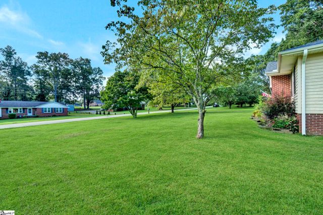 107 Forest Drive, Laurens, SC 29360