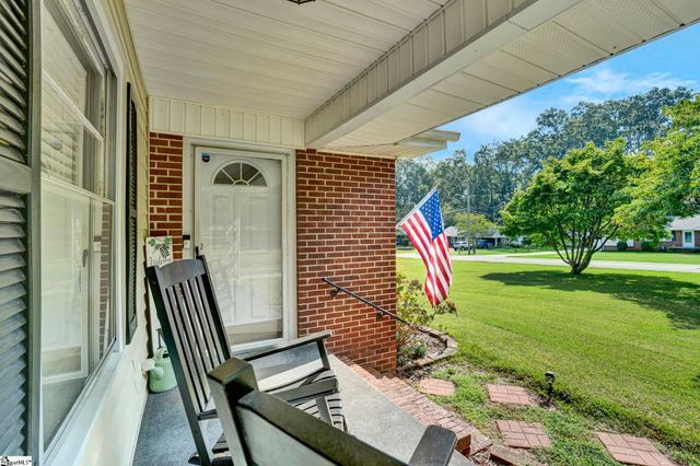 107 Forest Drive, Laurens, SC 29360