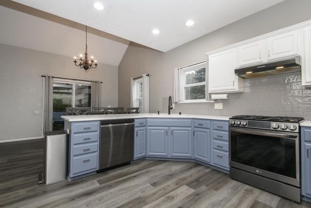 1887 Wayside DRIVE, Hartford, WI 53027
