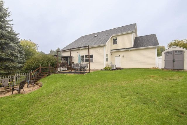 1887 Wayside DRIVE, Hartford, WI 53027