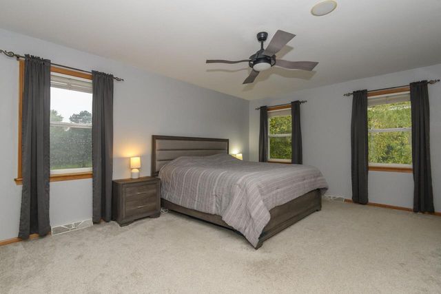 1887 Wayside DRIVE, Hartford, WI 53027