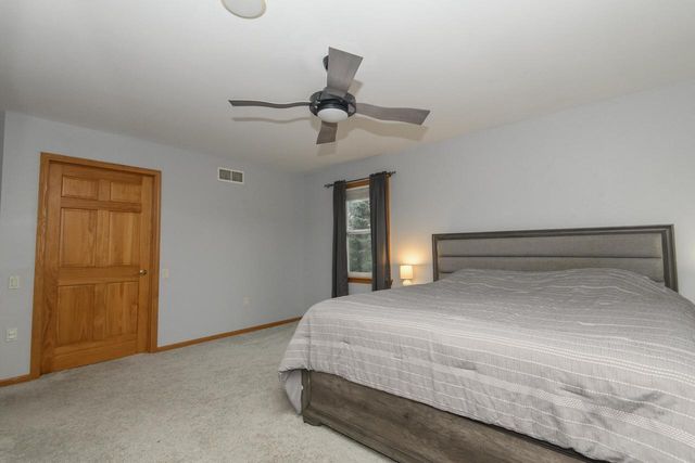 1887 Wayside DRIVE, Hartford, WI 53027