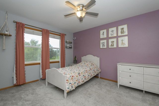 1887 Wayside DRIVE, Hartford, WI 53027