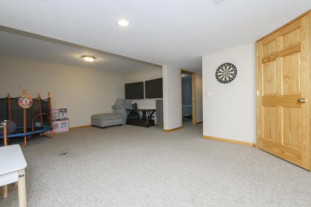 1887 Wayside DRIVE, Hartford, WI 53027