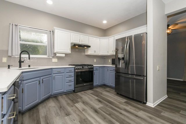 1887 Wayside DRIVE, Hartford, WI 53027