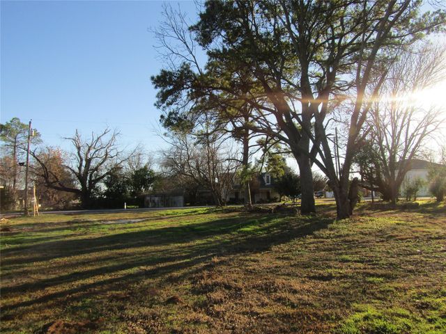 405 E Boyd Avenue, Boyd, TX 76023