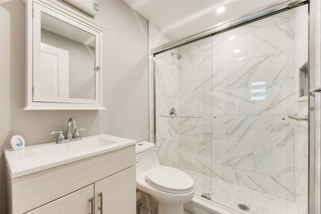 206 Senter Valley Road, Irving, TX 75060