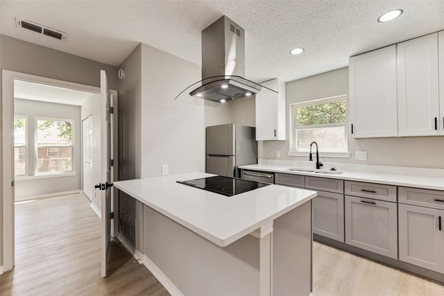 206 Senter Valley Road, Irving, TX 75060