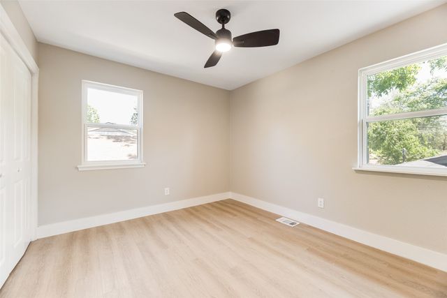 206 Senter Valley Road, Irving, TX 75060