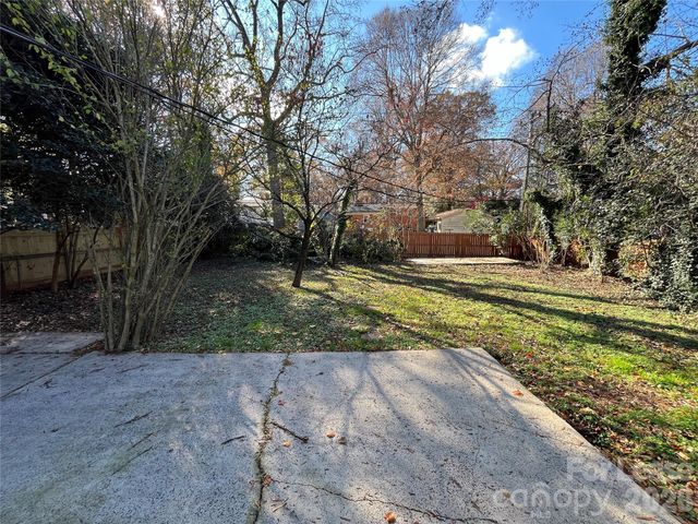 1932 Sandhurst Drive, Charlotte, NC 28205