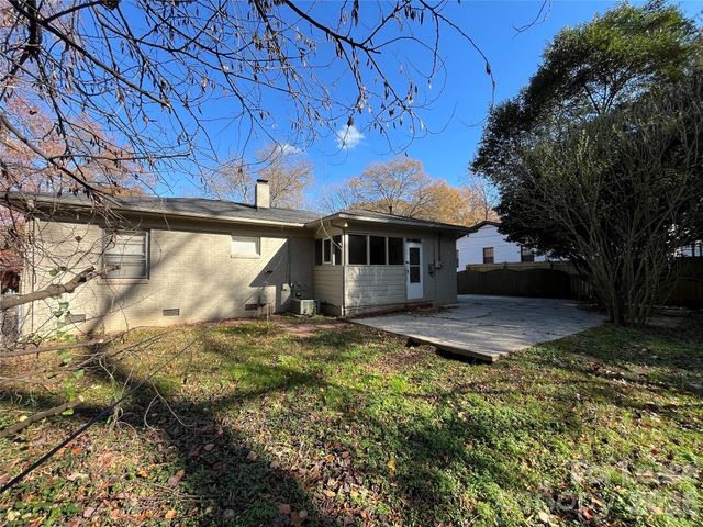 1932 Sandhurst Drive, Charlotte, NC 28205