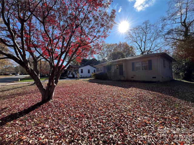 1932 Sandhurst Drive, Charlotte, NC 28205