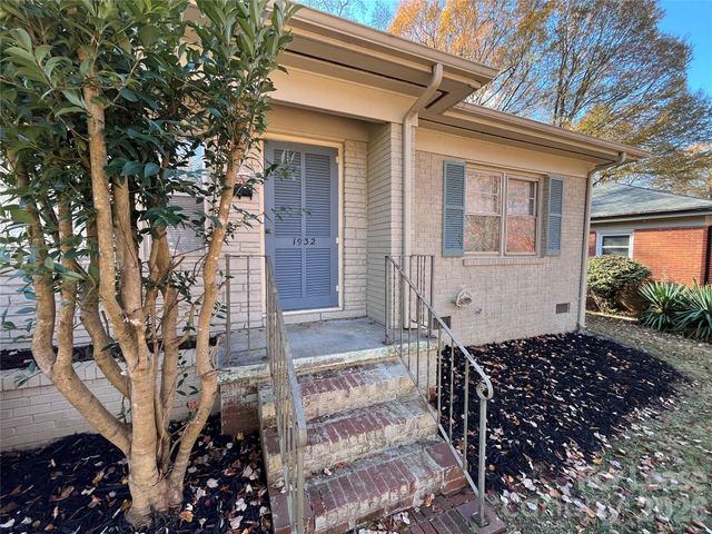 1932 Sandhurst Drive, Charlotte, NC 28205