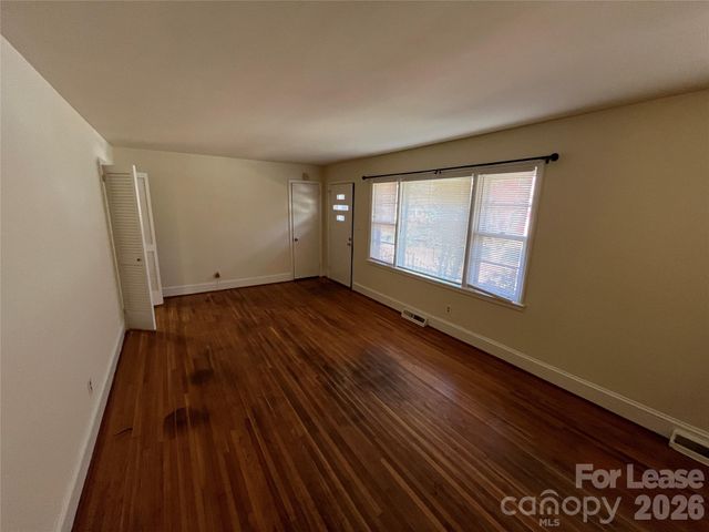 1932 Sandhurst Drive, Charlotte, NC 28205