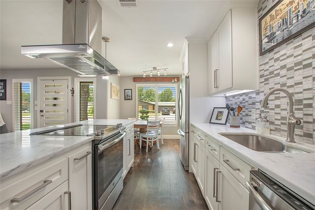 3512 Colgate Lane, Irving, TX 75062