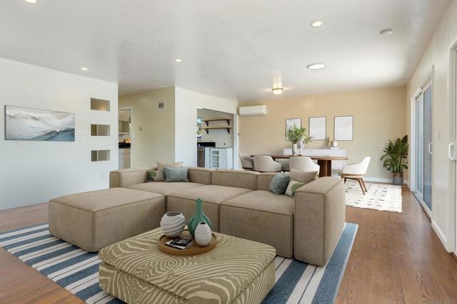 2533 Calle Tres Lomas, San Diego, CA 92139