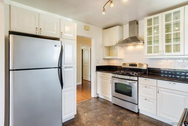 2533 Calle Tres Lomas, San Diego, CA 92139
