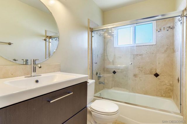 2533 Calle Tres Lomas, San Diego, CA 92139