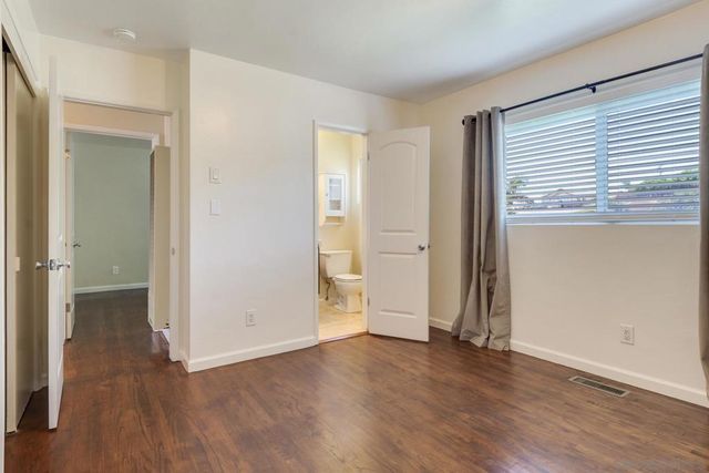 2533 Calle Tres Lomas, San Diego, CA 92139