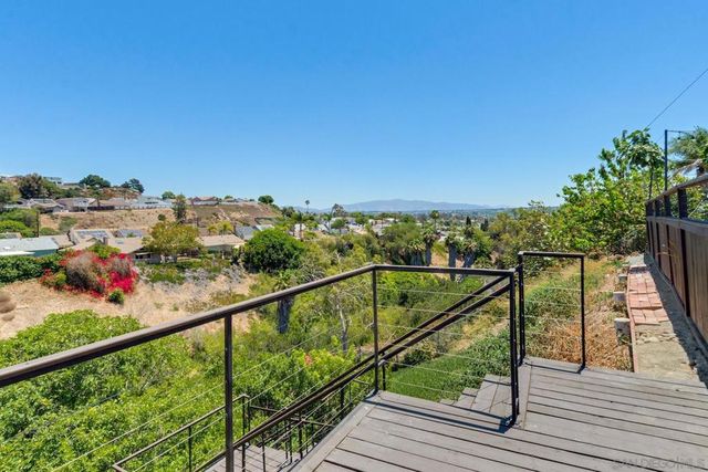 2533 Calle Tres Lomas, San Diego, CA 92139