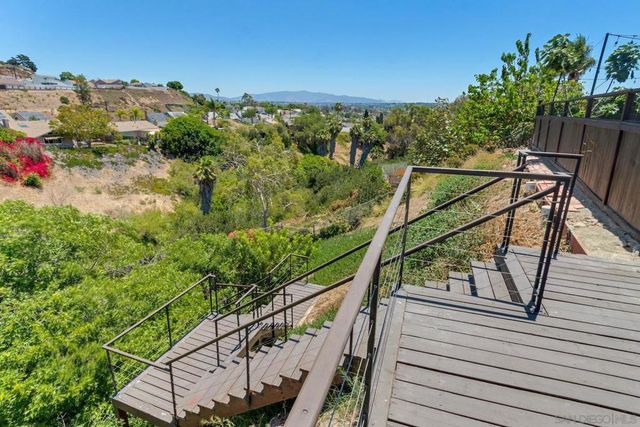 2533 Calle Tres Lomas, San Diego, CA 92139