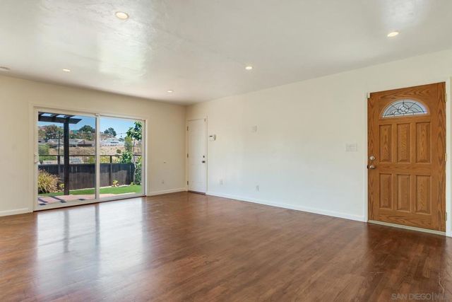2533 Calle Tres Lomas, San Diego, CA 92139