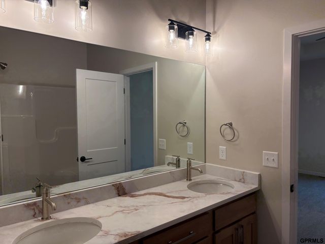 836 Linwood Lane, Lincoln, NE 68505