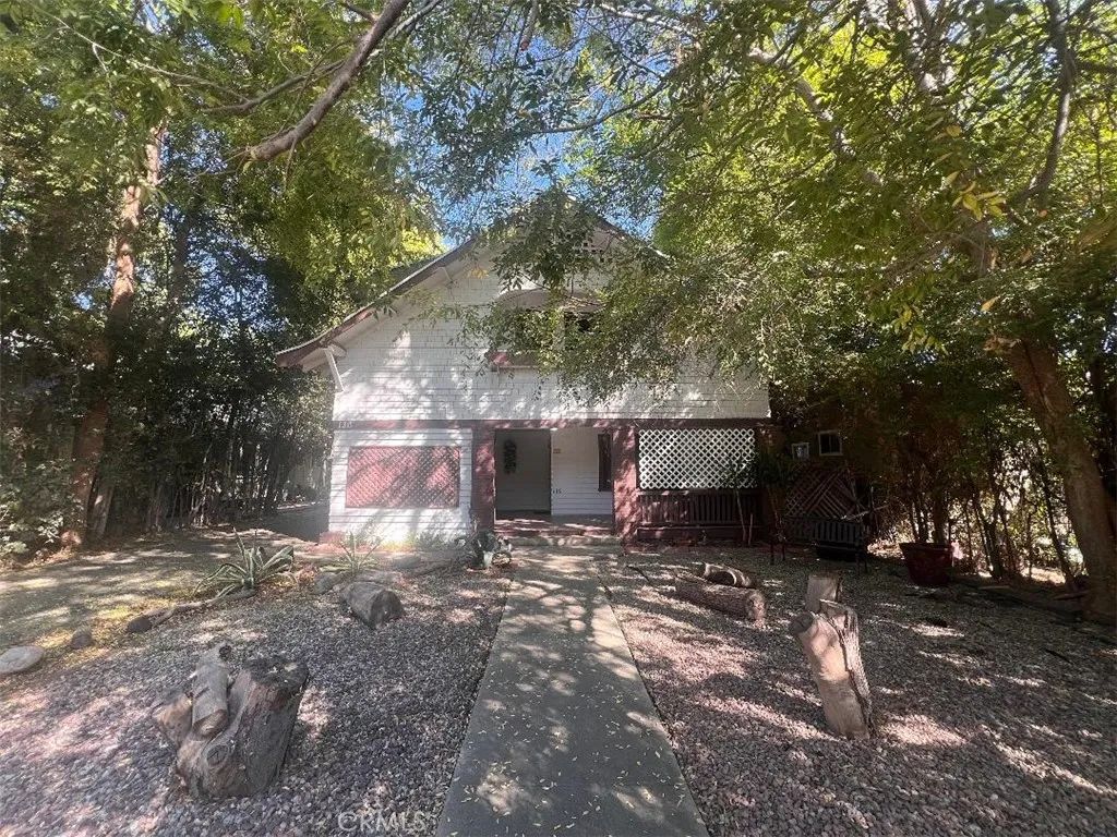 136 N Bonnie A, Pasadena, CA 91106