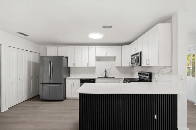 3805 E CRENSHAW STREET, Tampa, FL 33604